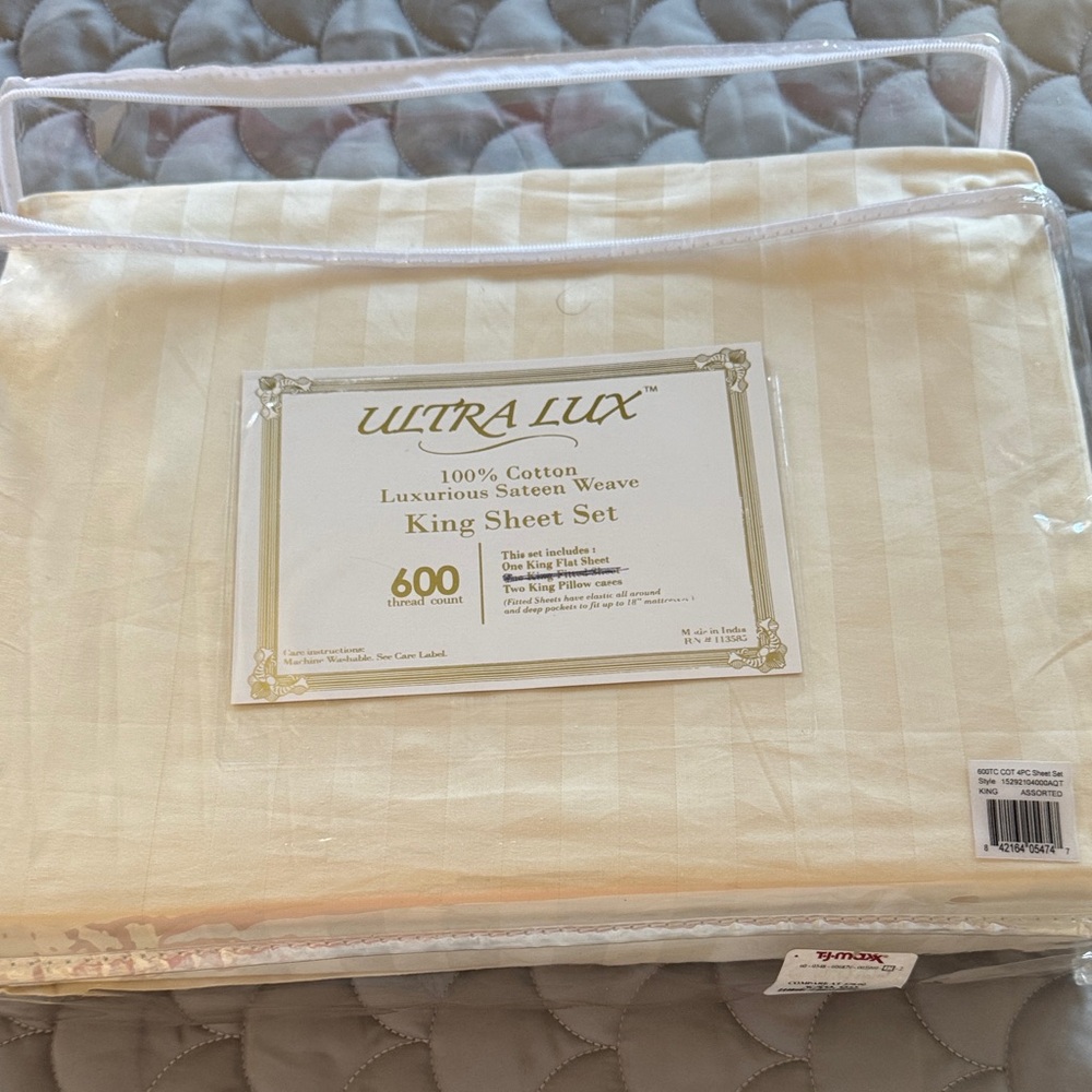 King one flat sheet and 2 pillows cases(no fitted sheet)